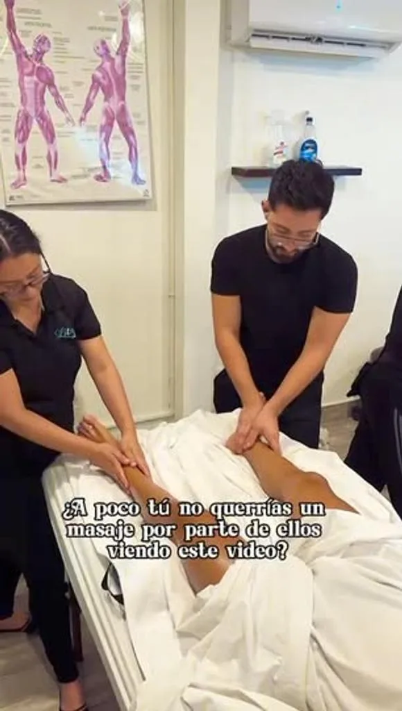Práctica de masaje con instructora